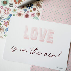 Carte postale Love is in the air